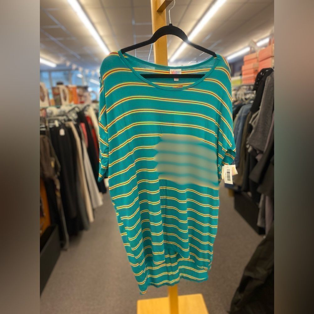 🛍️ 🎈XS-SM LULAROE Irma Tops New-green Striped